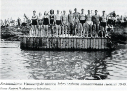 Vantaanjoki-uintien lähtö 1949. Kuva Pukinmäki-kirjasta, s. 101 (Rekola, R. ja Tuomisto, T. 1995. Pukinmäki. Aikoja ja ihmisiä. 208 s. Pukinmäki-seura.)